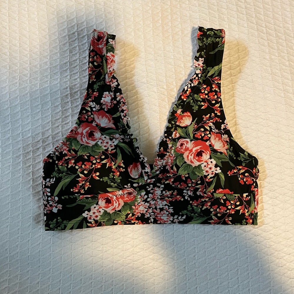 Mossimo Women's Floral Plunge Ruffle Pullover Bikini Top